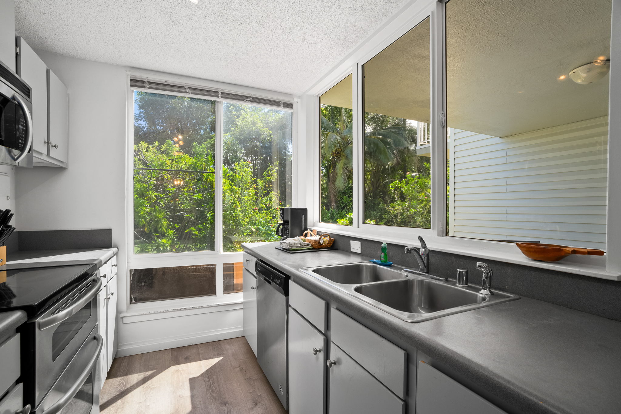 3811 Edward Road, Unit 2103 Princeville, HI 96722 - Photo 17 of 30 Gallery Image 17