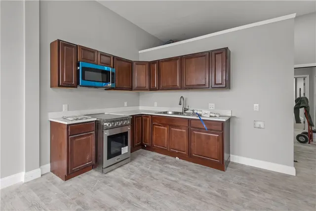 $1,800 | 387 Broad Street, Unit 2, Central Falls, RI 02863