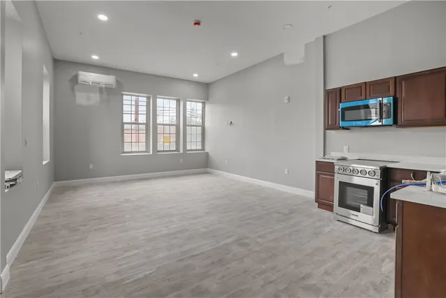 $1,800 | 387 Broad Street, Unit 2, Central Falls, RI 02863