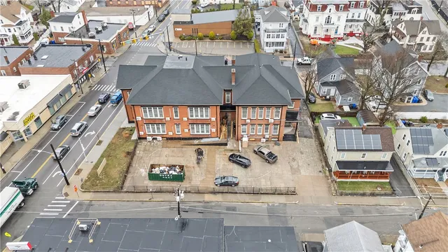 $1,800 | 387 Broad Street, Unit 2, Central Falls, RI 02863