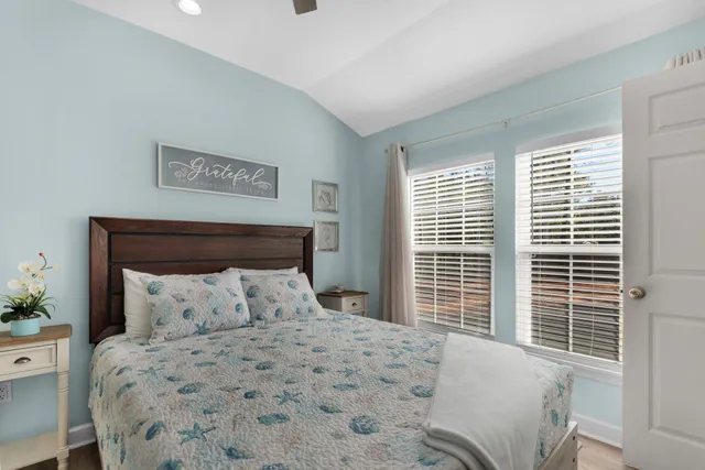 $2,200 | 156 McCloud Road, Freeport, FL 32439