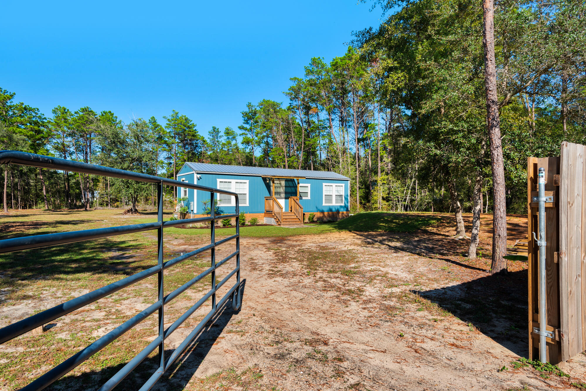 156 McCloud Road Freeport, FL 32439 - Photo 26 of 28 Gated entry