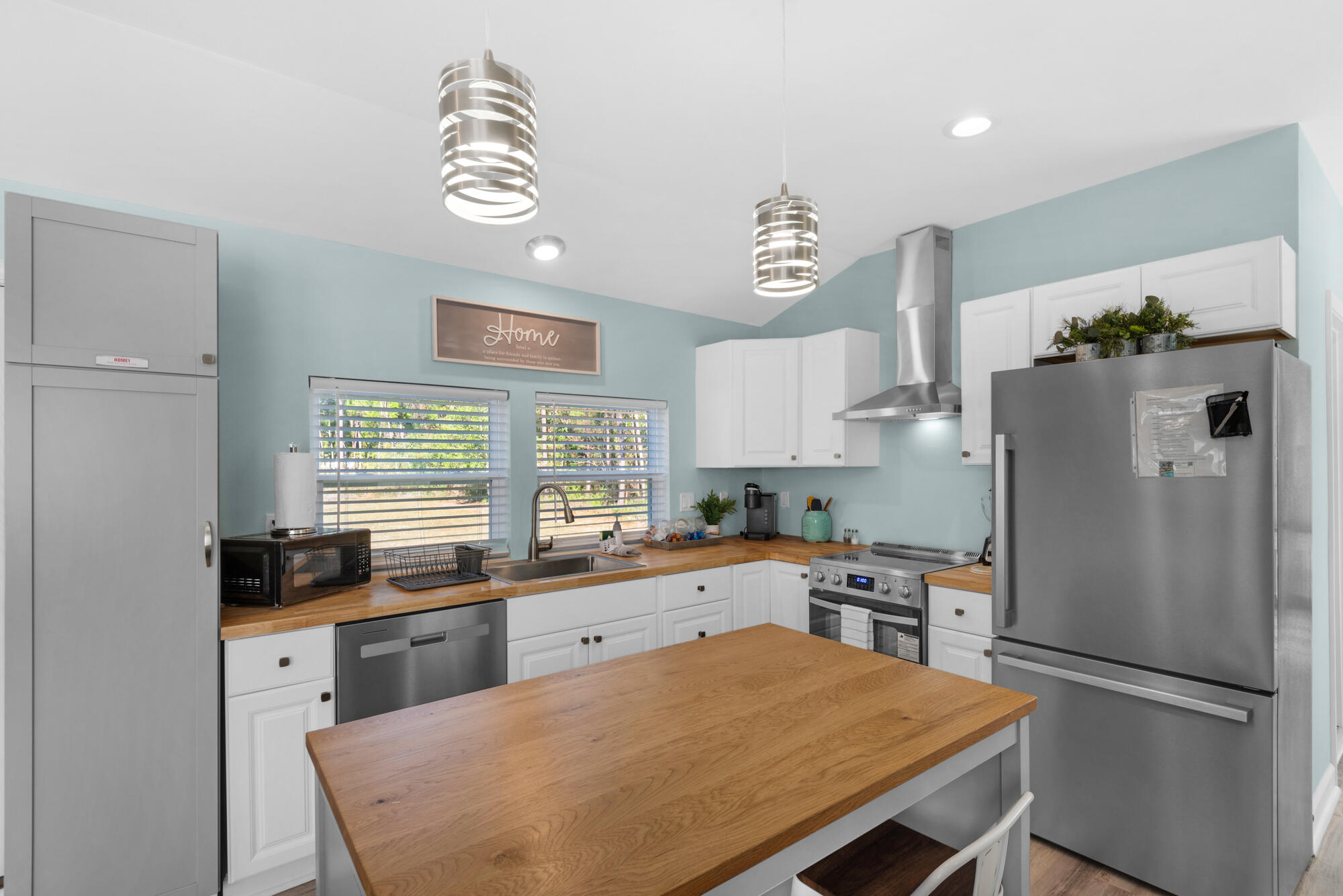 156 McCloud Road Freeport, FL 32439 - Photo 8 of 28 Kitchen 3