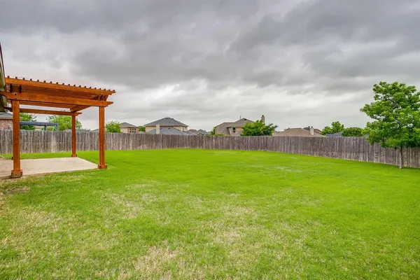 $2,400 | 357 Coral Vine Lane, Burleson, TX 76028