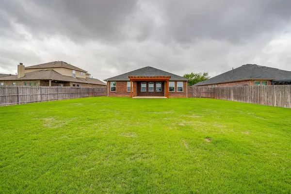$2,400 | 357 Coral Vine Lane, Burleson, TX 76028