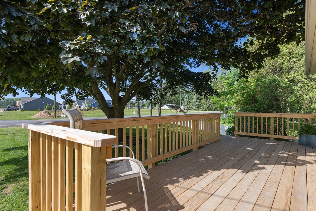 301 Ridge Road Ontario, NY 14519 - Photo 4 of 50