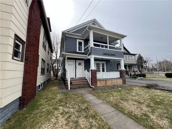 $1,800 | 2018 James Street, Unit 1, Syracuse, NY 13206