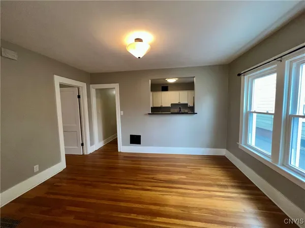 $1,800 | 2018 James Street, Unit 1, Syracuse, NY 13206