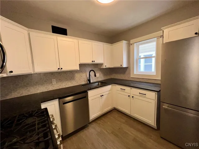 $1,800 | 2018 James Street, Unit 1, Syracuse, NY 13206