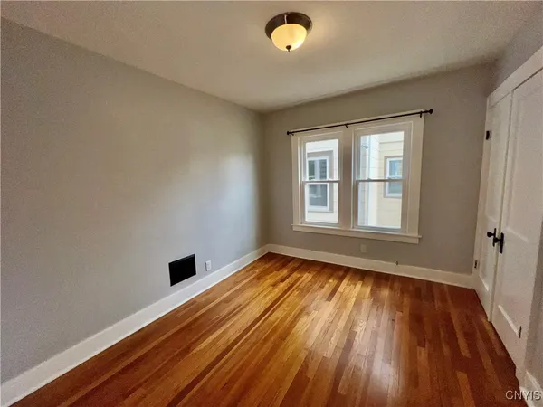 $1,800 | 2018 James Street, Unit 1, Syracuse, NY 13206