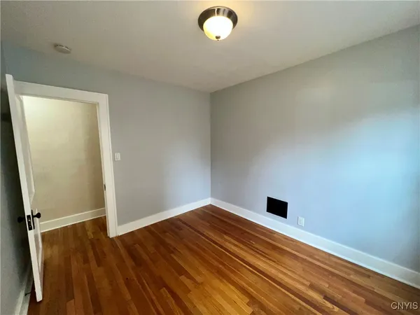 $1,800 | 2018 James Street, Unit 1, Syracuse, NY 13206