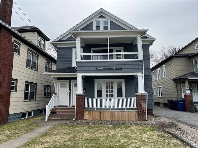 $1,800 | 2018 James Street, Unit 1, Syracuse, NY 13206