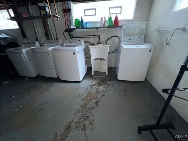 $1,800 | 2018 James Street, Unit 1, Syracuse, NY 13206