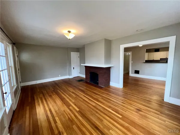 $1,800 | 2018 James Street, Unit 1, Syracuse, NY 13206