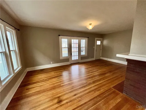 $1,800 | 2018 James Street, Unit 1, Syracuse, NY 13206