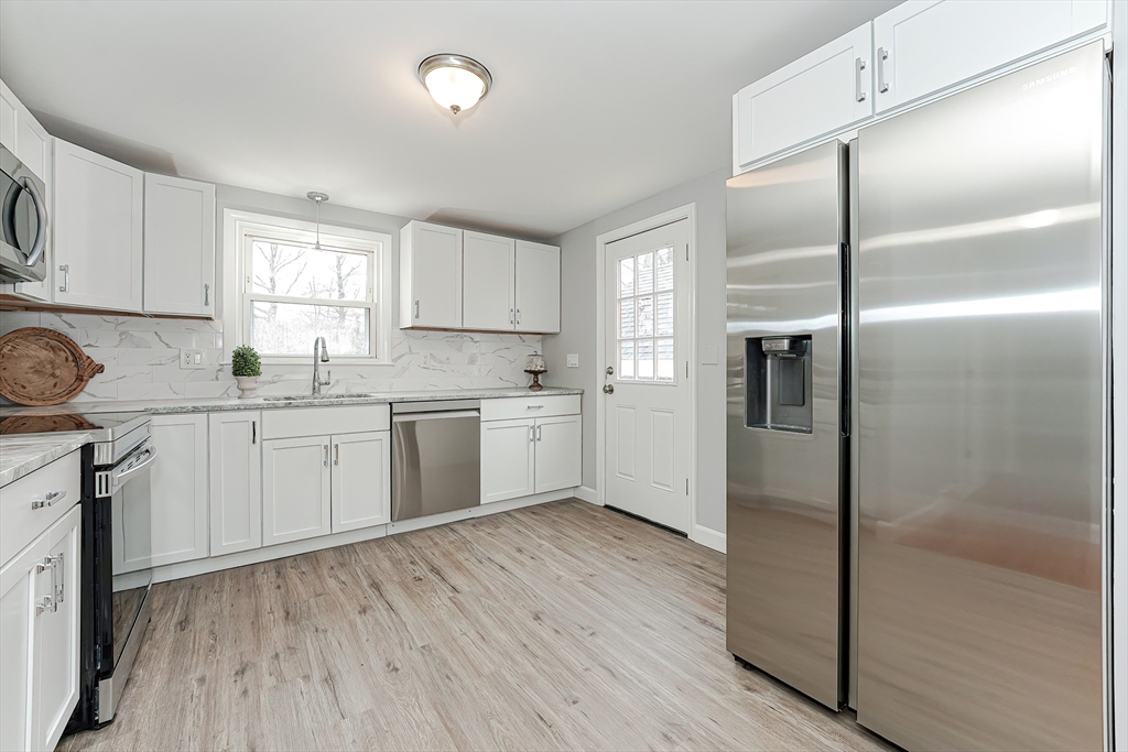 100 Cypress Road Wrentham, MA 02093 - Photo 5 of 40 Gallery Image 5