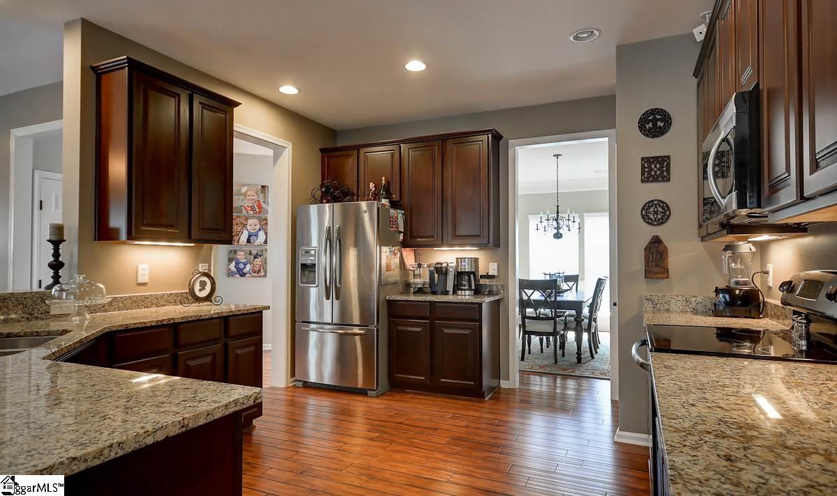 2 Roanoke Way Greenville, SC 29607 - Photo 12 of 32 Gallery Image 12