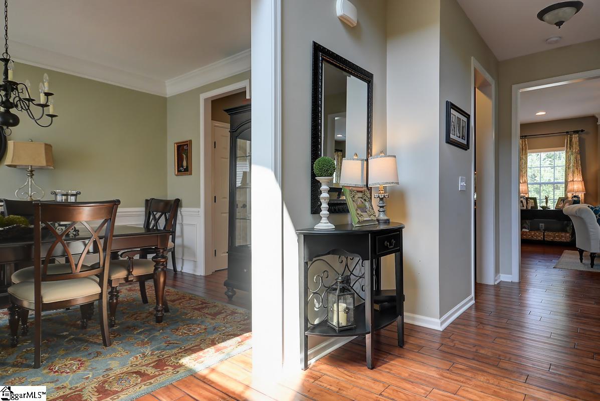 2 Roanoke Way Greenville, SC 29607 - Photo 3 of 32 Gallery Image 3