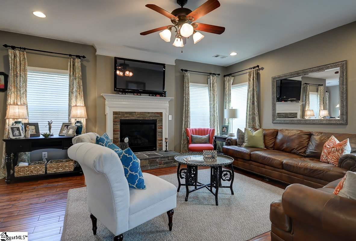 2 Roanoke Way Greenville, SC 29607 - Photo 4 of 32 Gallery Image 4