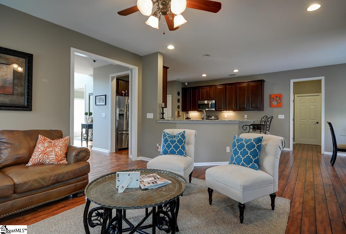 2 Roanoke Way Greenville, SC 29607 - Photo 6 of 32 Gallery Image 6