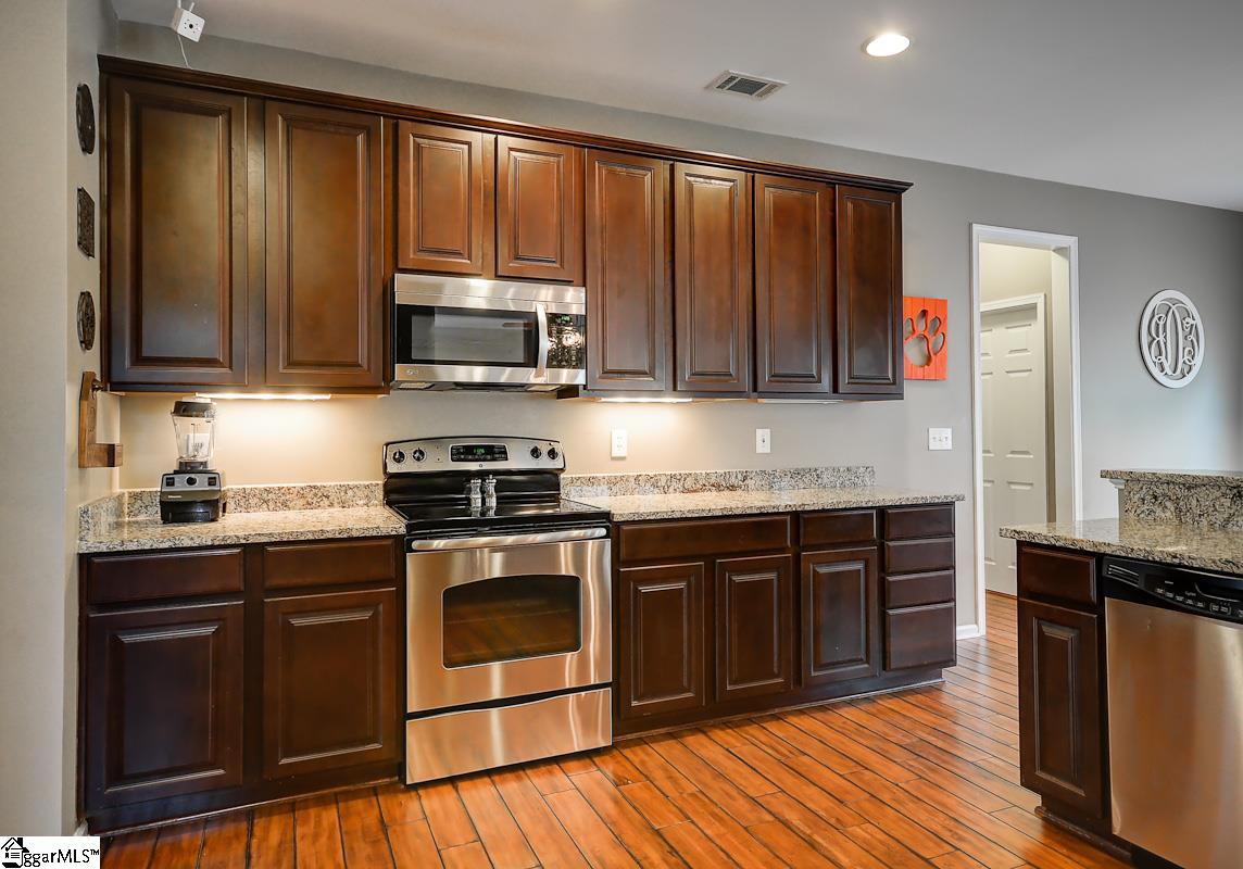 2 Roanoke Way Greenville, SC 29607 - Photo 8 of 32 Gallery Image 8