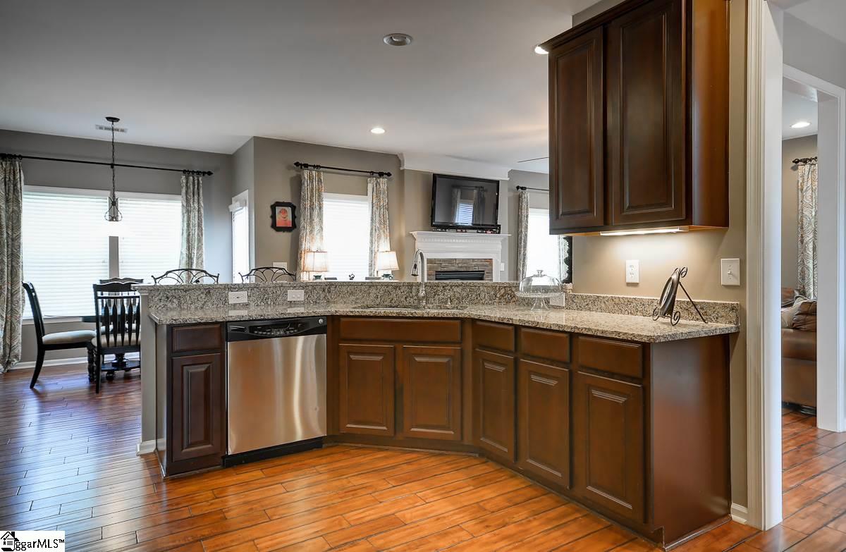 2 Roanoke Way Greenville, SC 29607 - Photo 9 of 32 Gallery Image 9