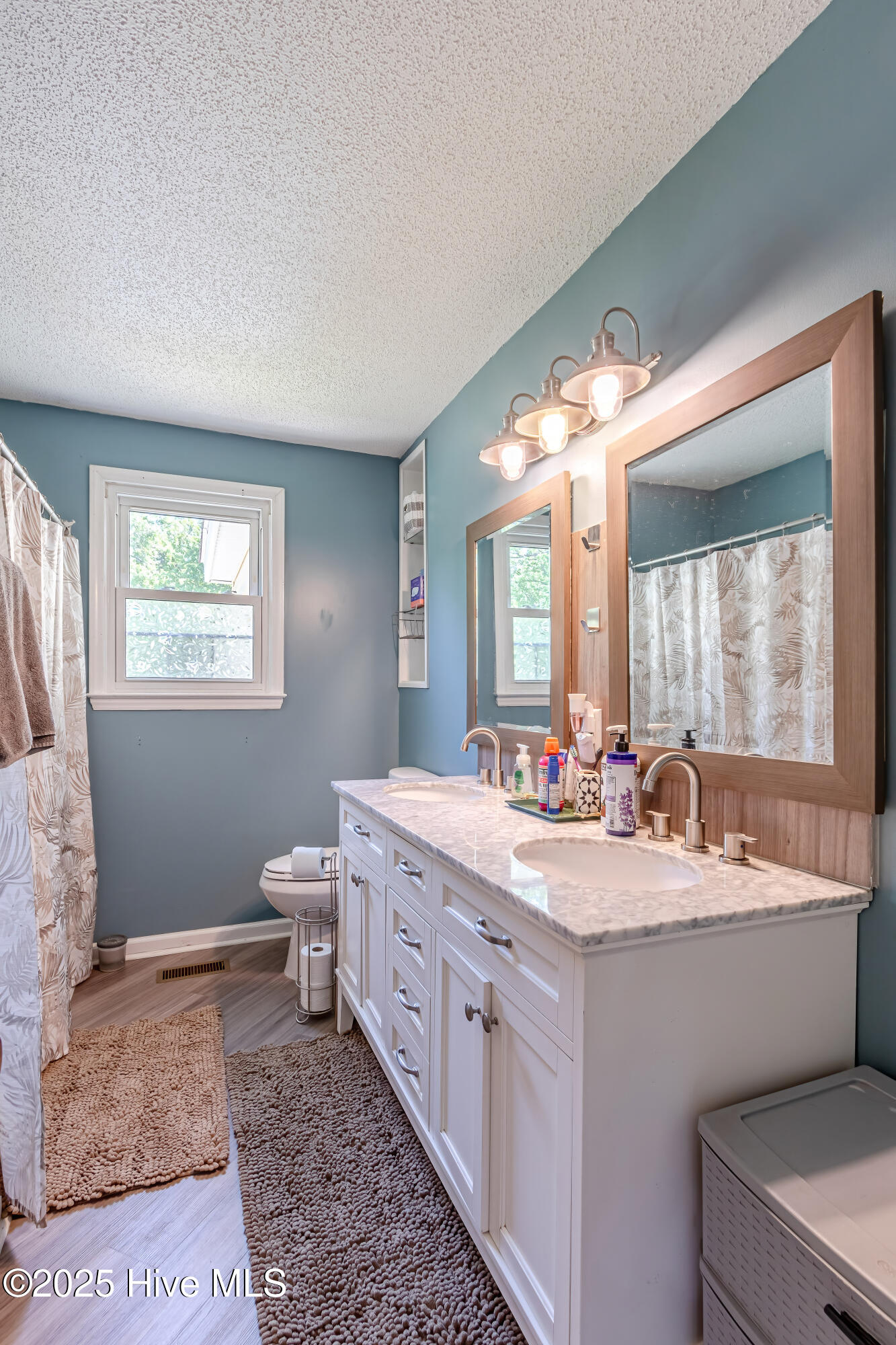 602 Aztee Road Jacksonville, NC 28540 - Photo 31 of 61 Full bathroom