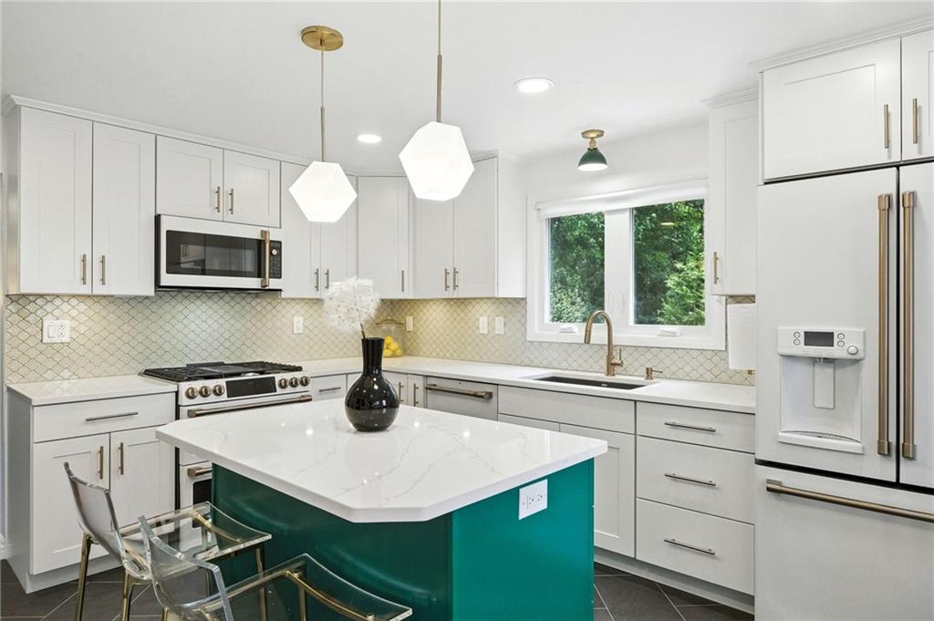 144 Cochran Road Pittsburgh, PA 15228 - Photo 14 of 40 Gallery Image 14