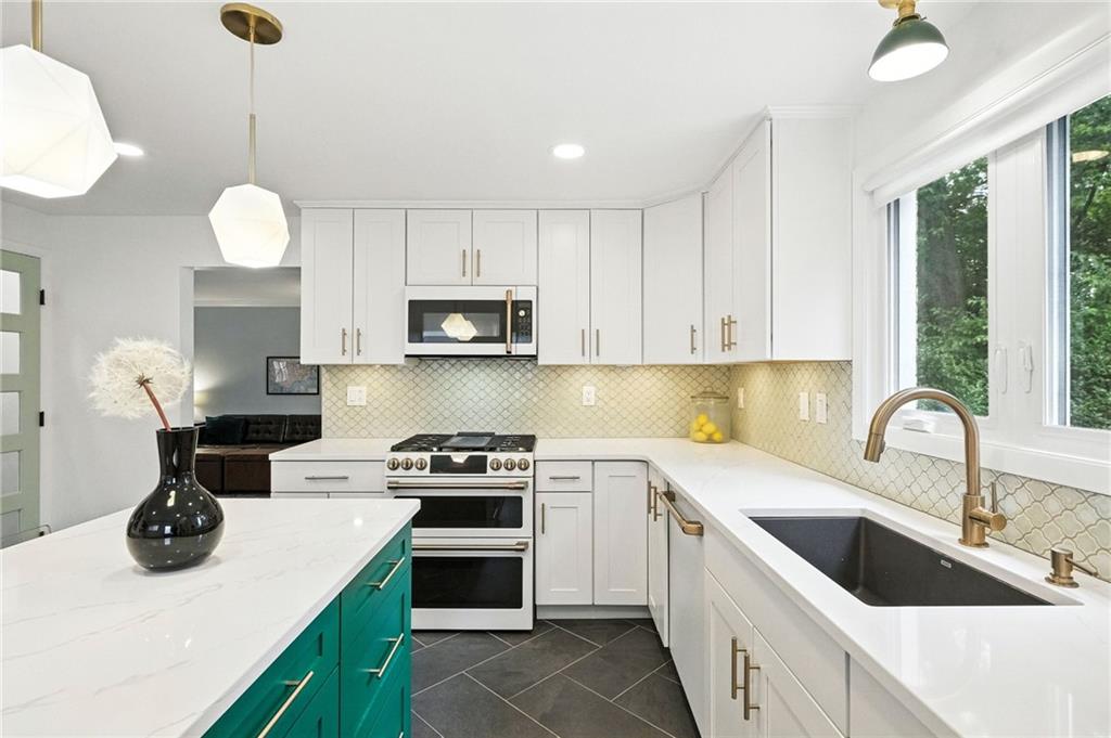 144 Cochran Road Pittsburgh, PA 15228 - Photo 16 of 40 Gallery Image 16