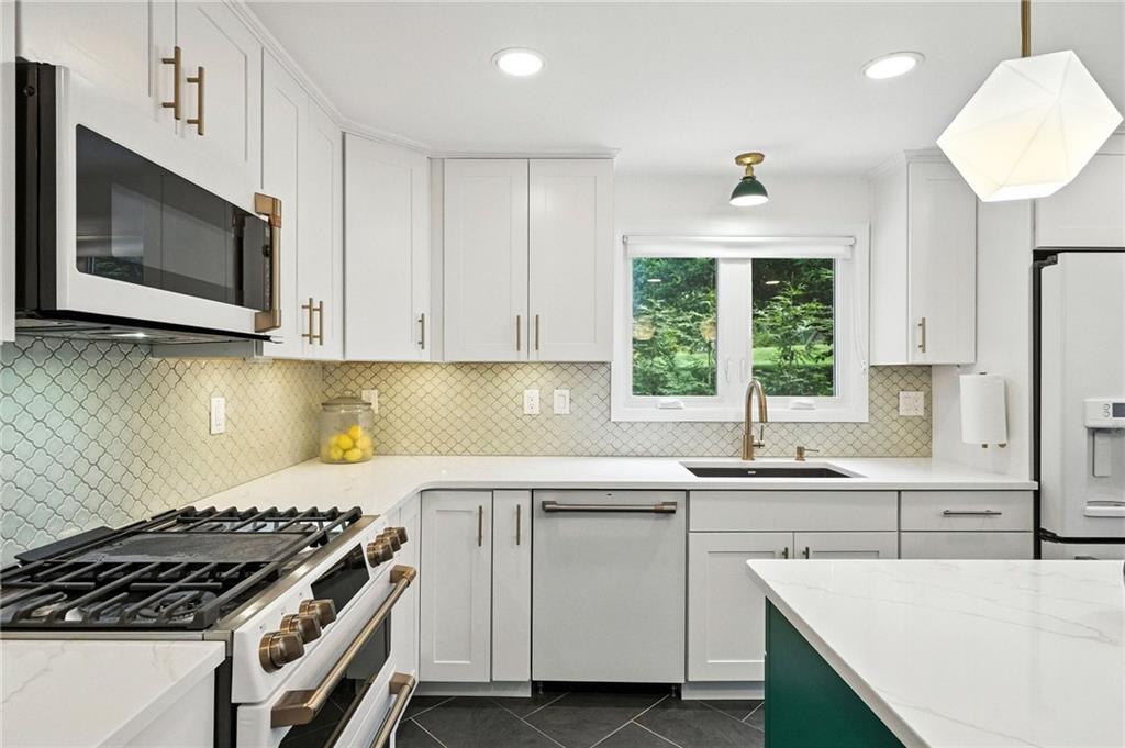 144 Cochran Road Pittsburgh, PA 15228 - Photo 17 of 40 Gallery Image 17