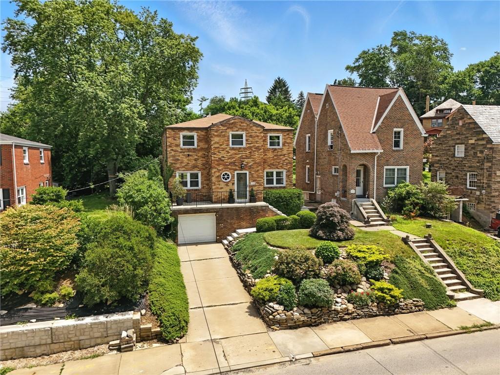 144 Cochran Road Pittsburgh, PA 15228 - Photo 3 of 40 Gallery Image 3