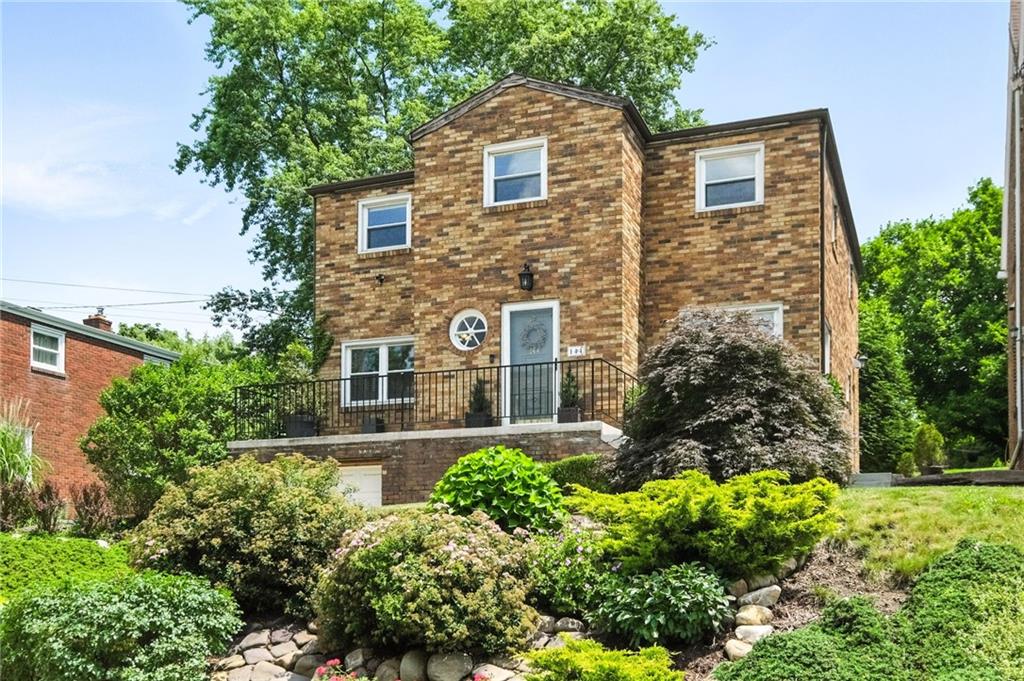 144 Cochran Road Pittsburgh, PA 15228 - Photo 4 of 40 Gallery Image 4