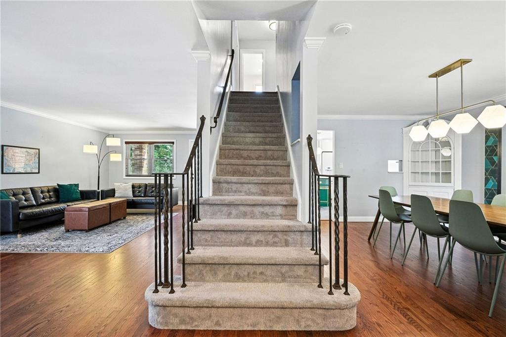 144 Cochran Road Pittsburgh, PA 15228 - Photo 8 of 40 Gallery Image 8
