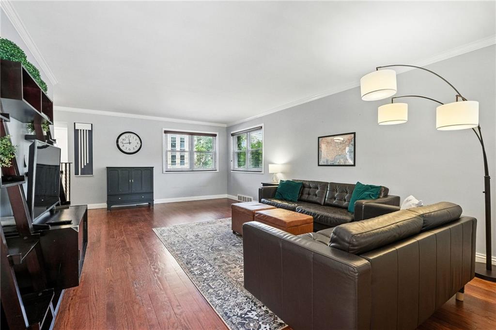 144 Cochran Road Pittsburgh, PA 15228 - Photo 10 of 40 Gallery Image 10