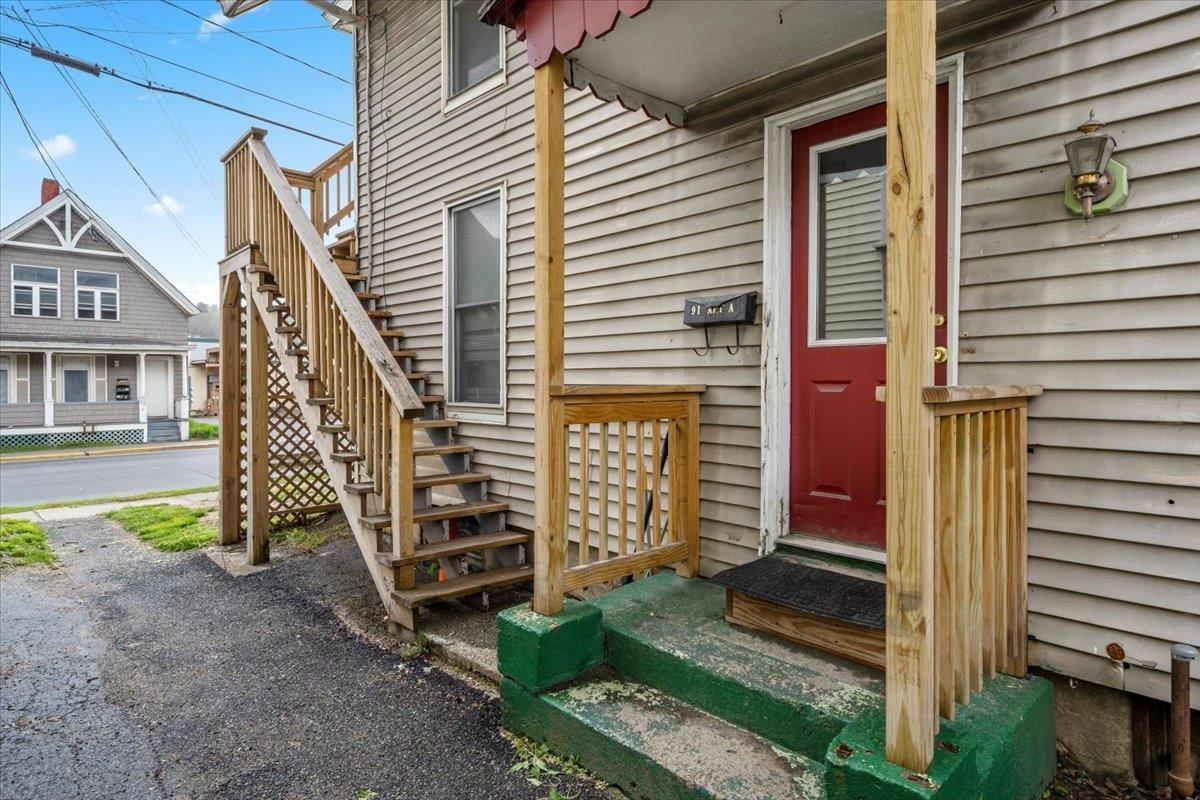 91 Summer Street Barre, VT 05641 - Photo 3 of 15
