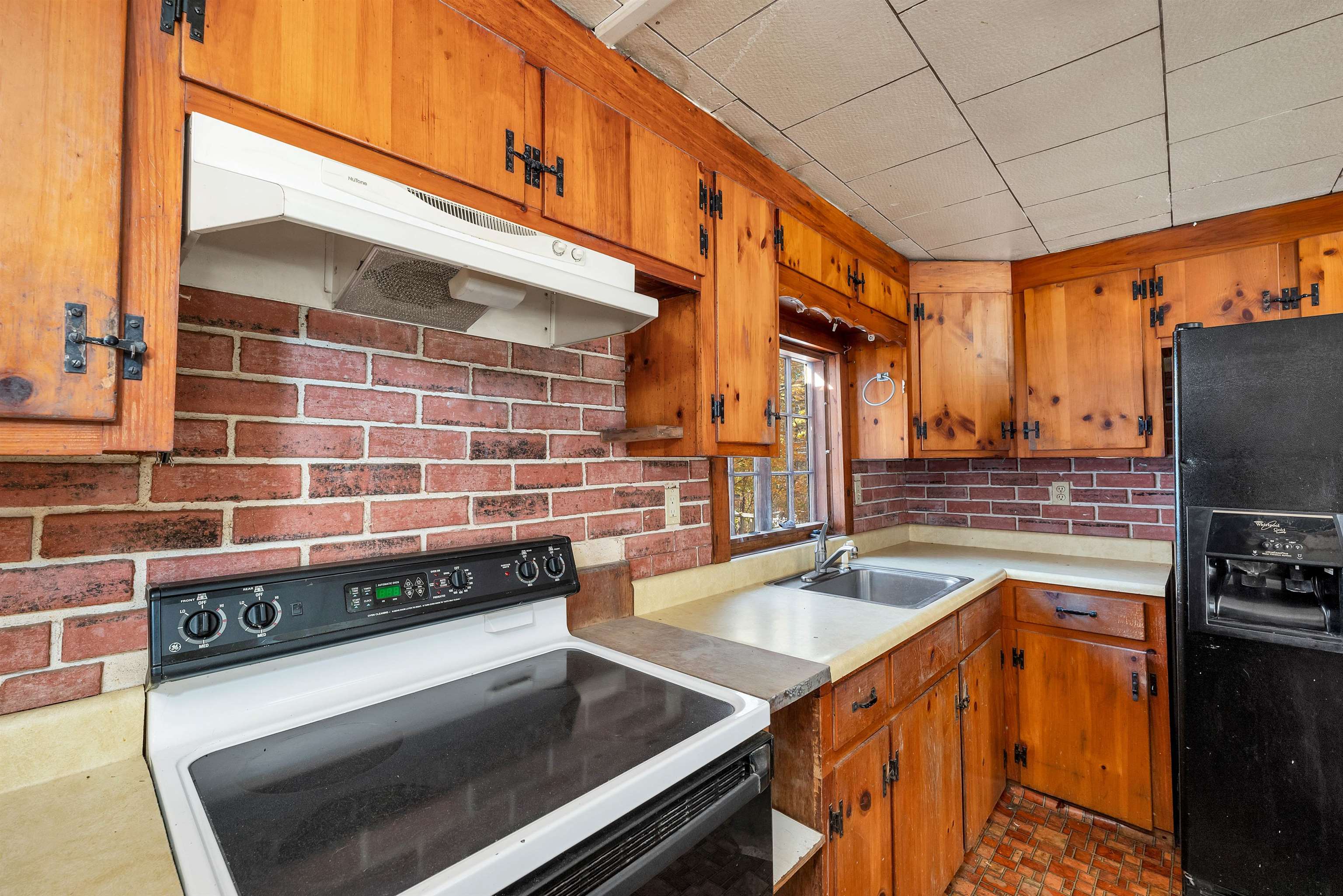 467 Narrows Road Barnstead, NH 03225 - Photo 2 of 40