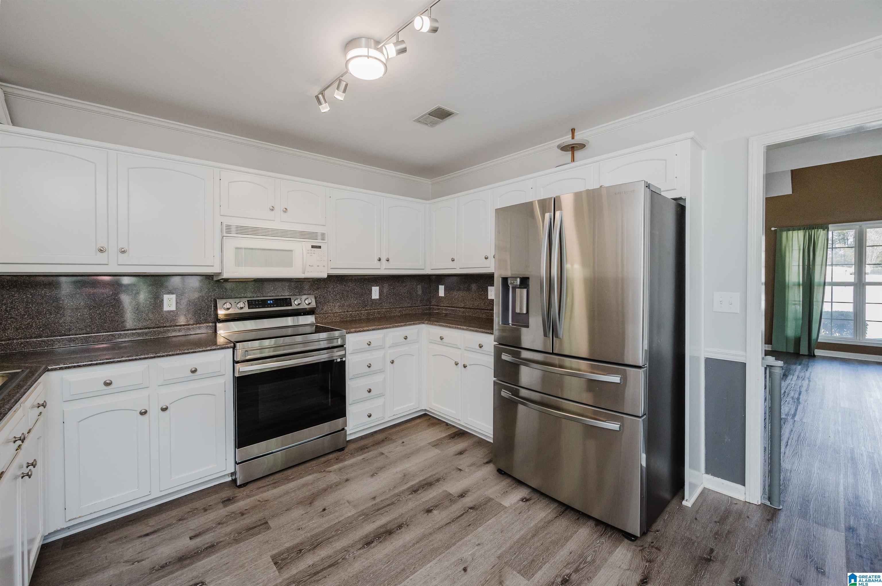115 Bell Circle Alabaster, AL 35007 - Photo 11 of 38