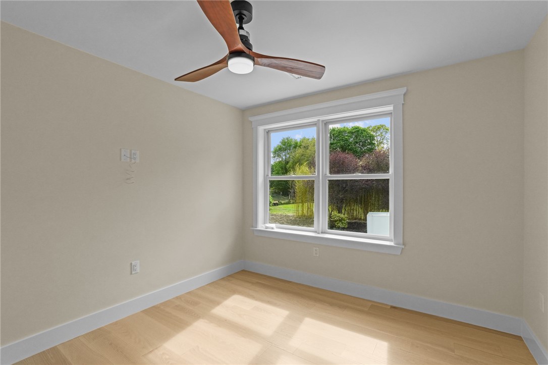 50 Prospect Avenue Middletown, RI 02842 - Photo 40 of 46