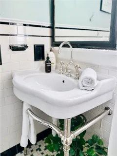 $1,210,000 | 18 Adelphi Avenue, Providence, RI 02906