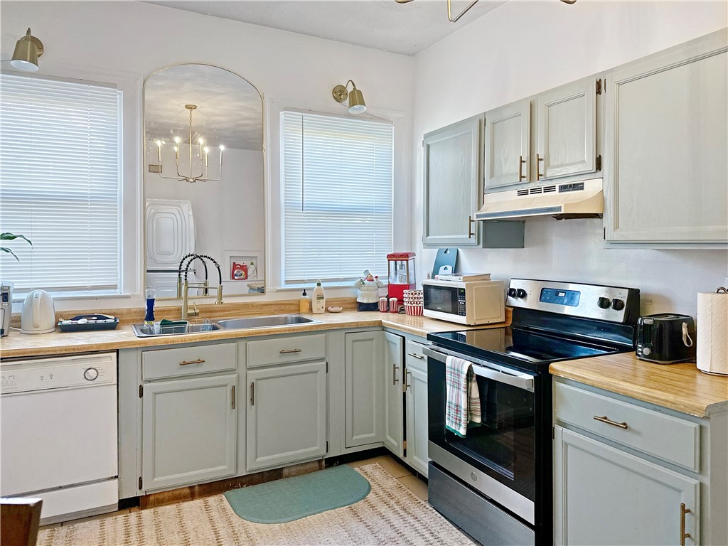 18 Adelphi Avenue Providence, RI 02906 - Photo 21 of 42 Unit 2