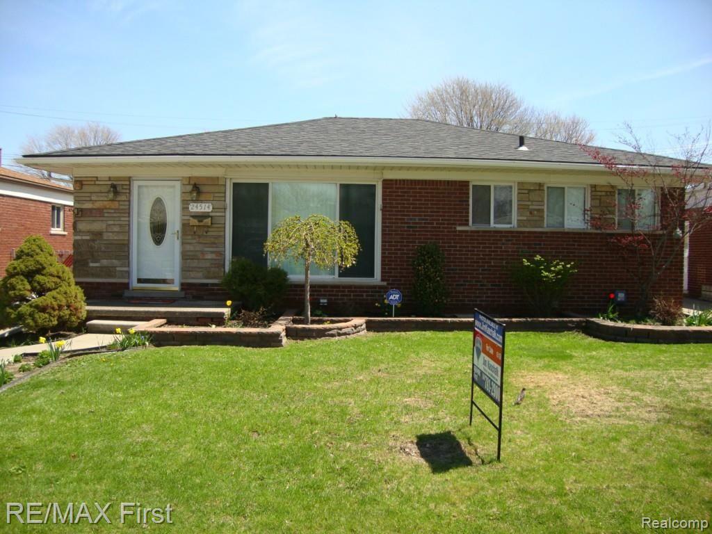 24514 Ridgecroft Avenue Eastpointe, MI 48021 - Photo 18 of 20 DSC04202.jpg