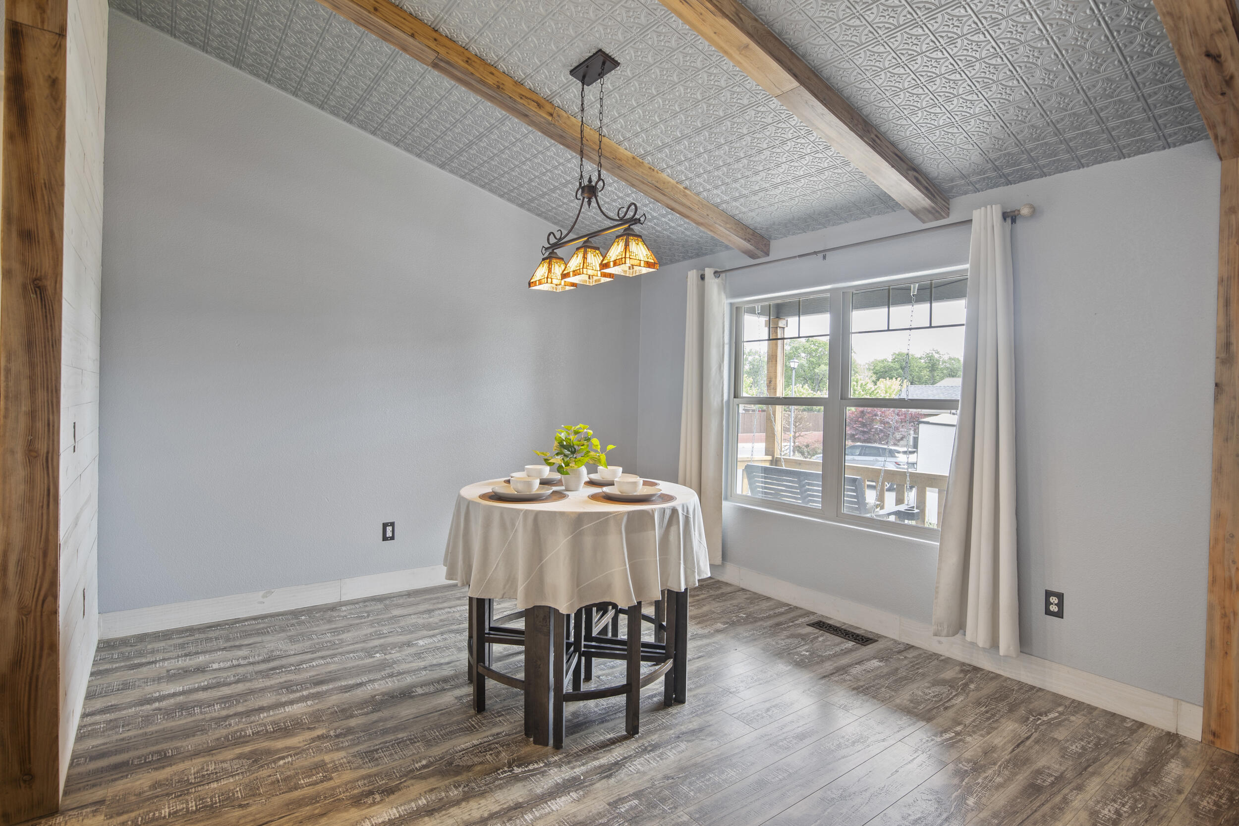 278 Echo Way Eagle Point, OR 97524 - Photo 5 of 28 0R1A4794