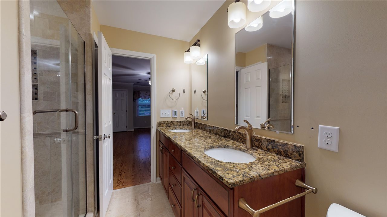 5500 Knollwood Road Raleigh, NC 27609 - Photo 22 of 29 Photo 23