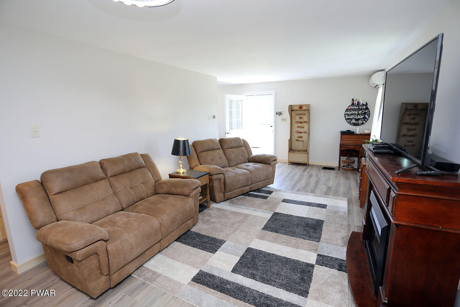 125 Mohn Road Beach Lake, PA 18405 - Photo 10 of 45 Living Room