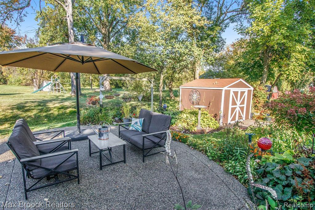 954 Hadley Road Rochester Hills, MI 48307 - Photo 26 of 43