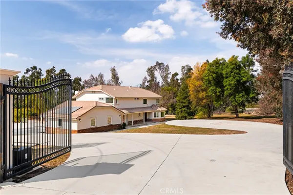 $1,380,000 | 31144 5th Avenue, Redlands, CA 92374