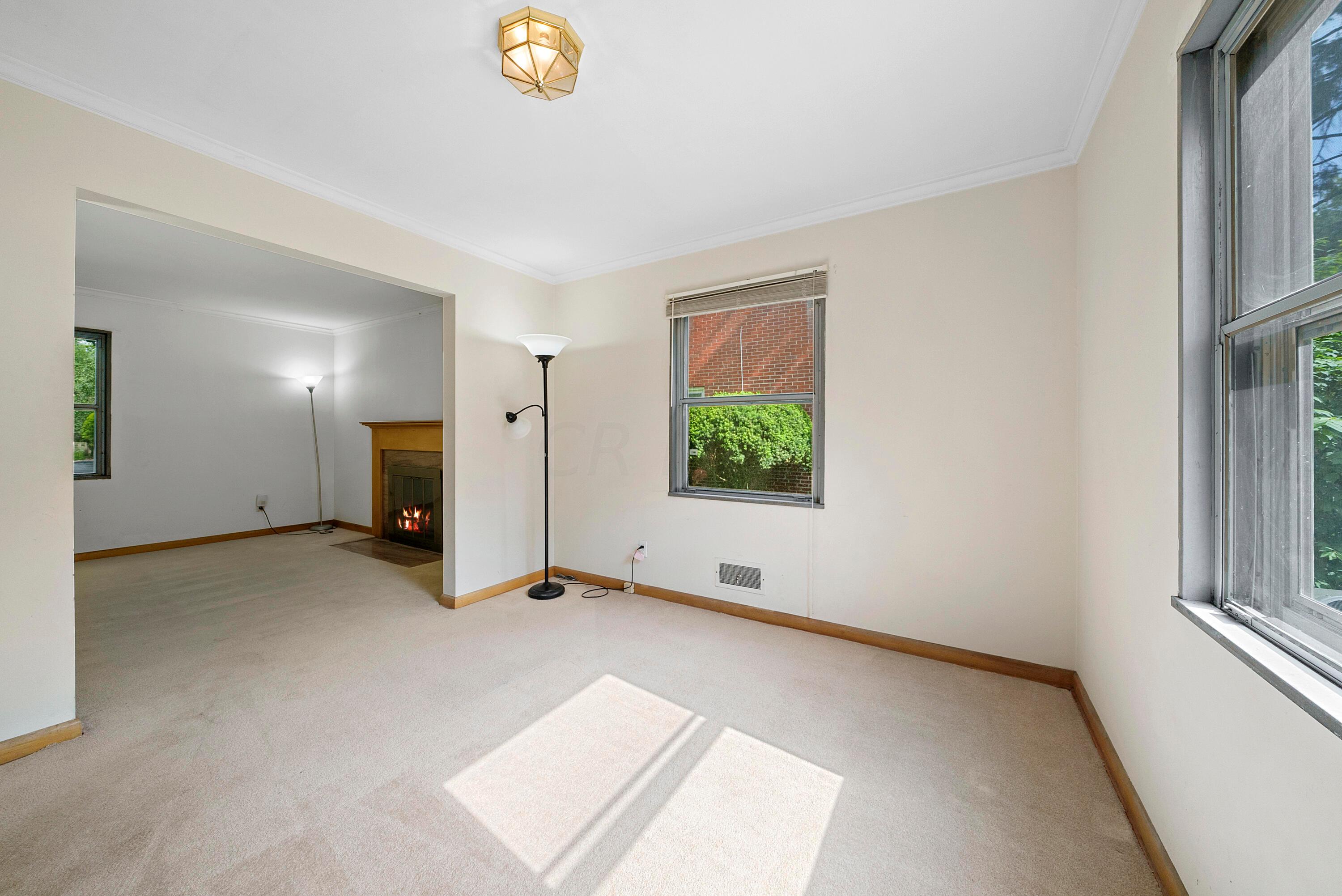 2676 Welsford Road Columbus, OH 43221 - Photo 6 of 30 DinningRoom