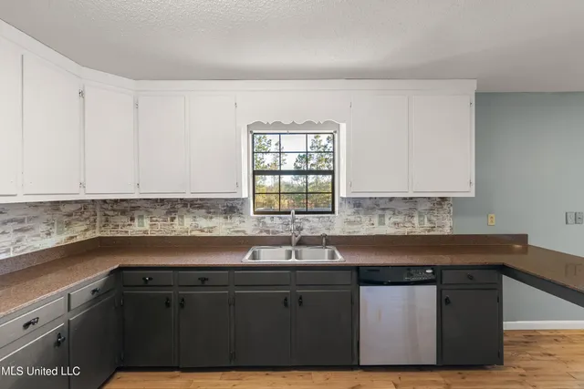 $309,900 | 98 Country Heritage Road, Poplarville, MS 39470