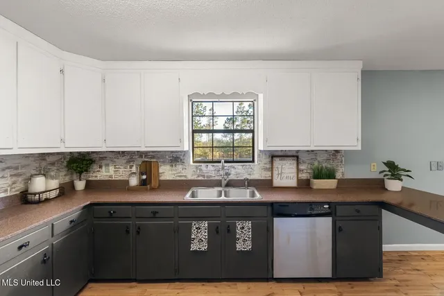 $309,900 | 98 Country Heritage Road, Poplarville, MS 39470