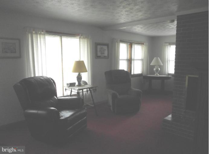 3110 Holland Cliffs Road Huntingtown, MD 20639 - Photo 25 of 28 Living Room